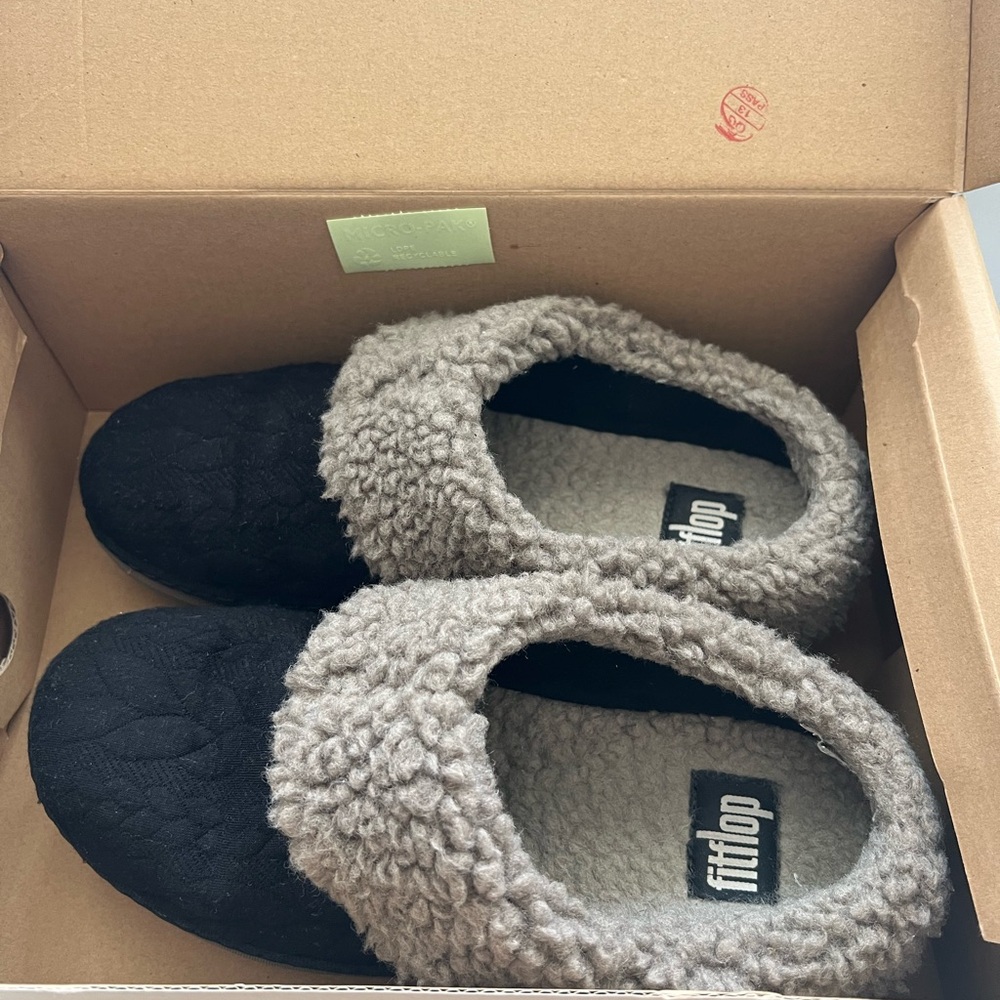 Fitflops slippers size 8